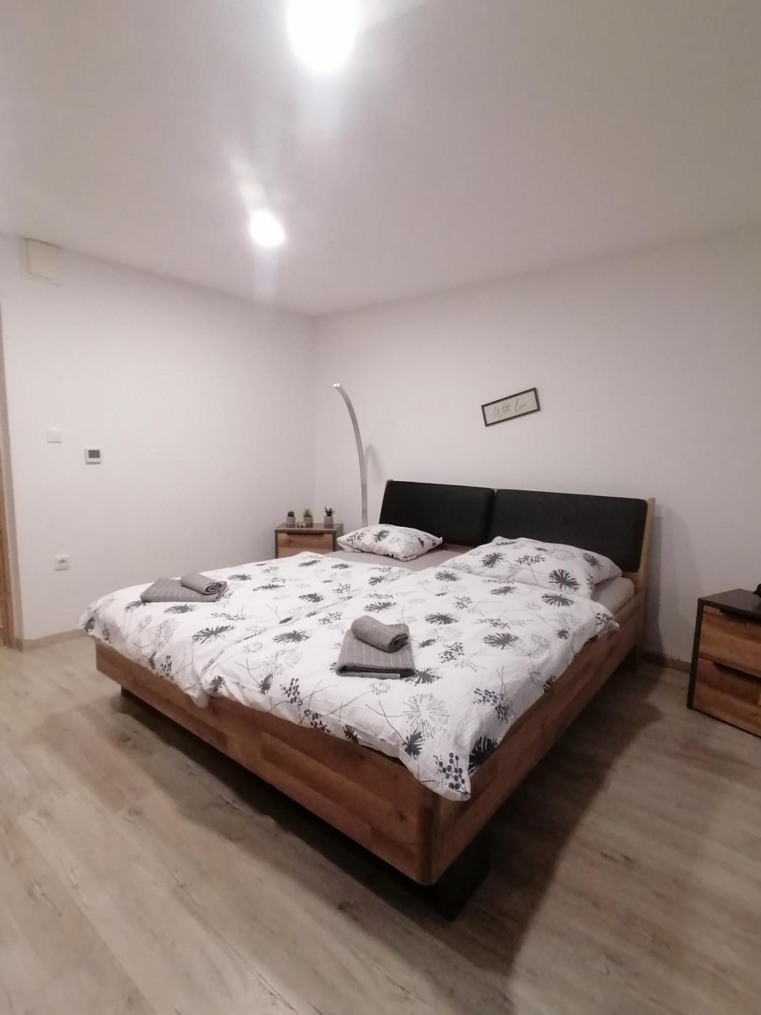 Ujkapu Sunshine Apartments Győr Zimmer foto